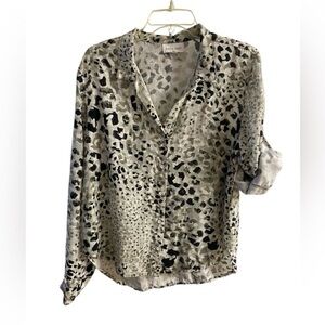 Bella Dahl  Revolve Animal Print Button-Down Shirt Medium